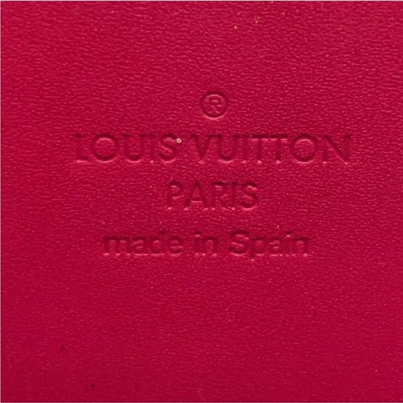 LOUIS VUITTON Monogram Vernis Ikat Zippy
Wallet in Rose Indian - Picture 9 of 13